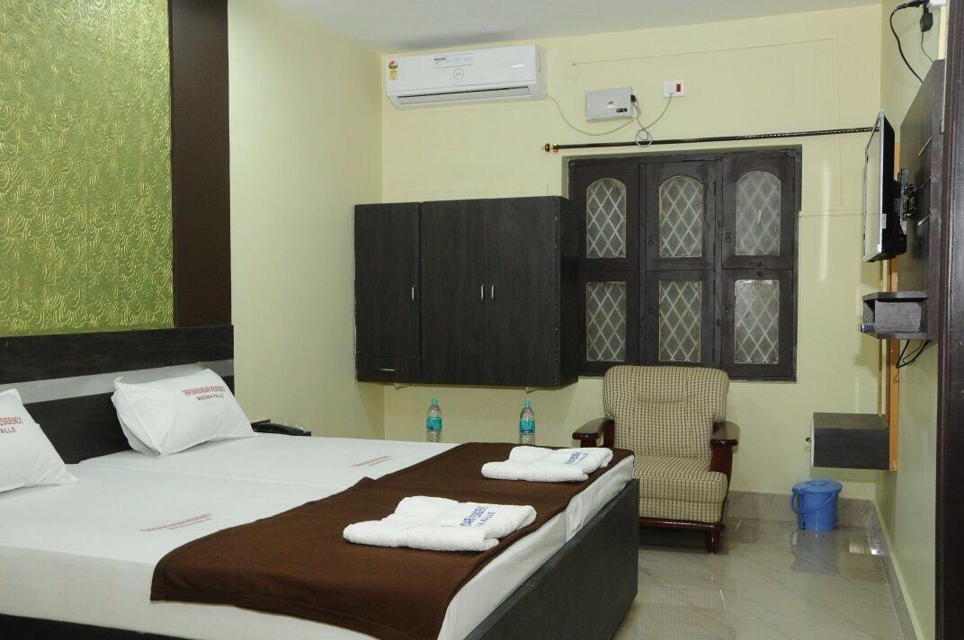 Tripura Sundari Residency Madanapalle Exterior foto